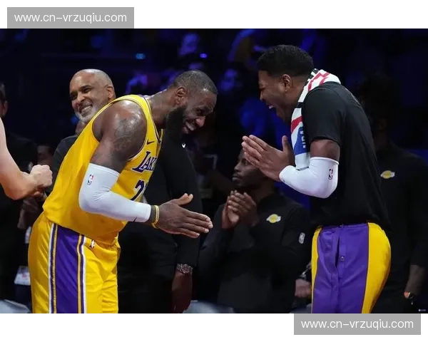 重回巅峰之战：湖人vs热火G1全场回放，见证浓眉统治力与詹姆斯的帝王意志